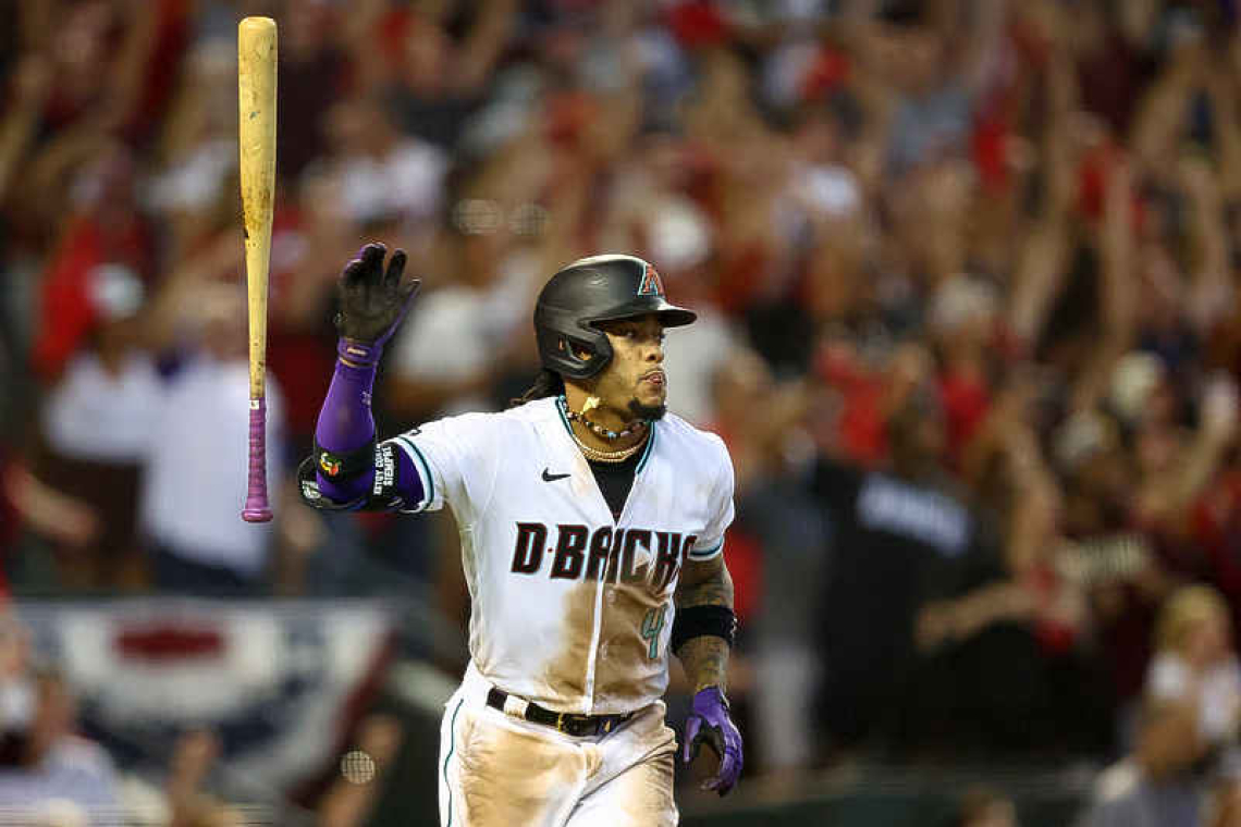 Ketel Marte's walk-off lifts D-backs over Phillies in Game 3